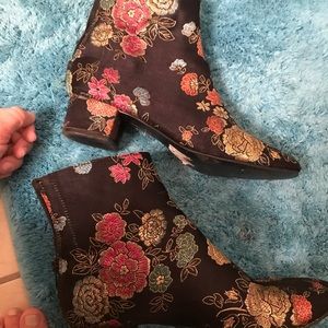 Top shop embroidered black booties